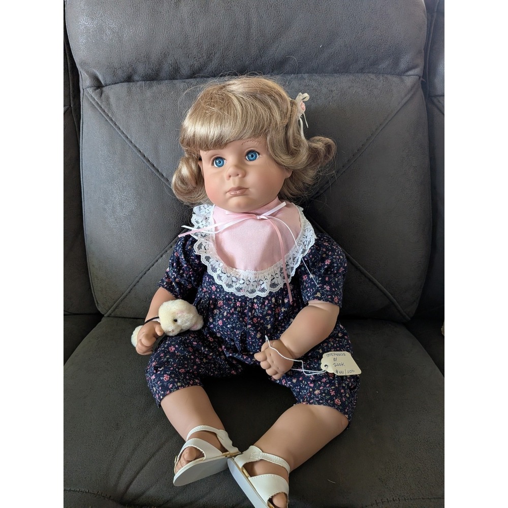 Pat Secrist 1988 Stephanie by Zook Vinyl Doll Blue Eyes Blonde Hair Floral Print